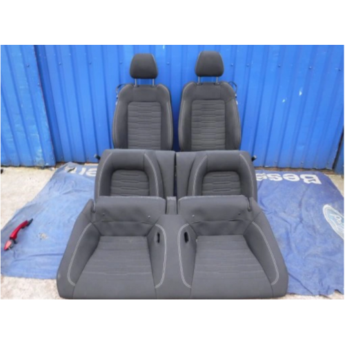FOTELE KOMPLET FORD MUSTANG...