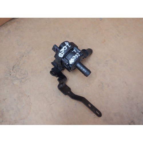 POMPA WODY FORD ESCAPE MK4...