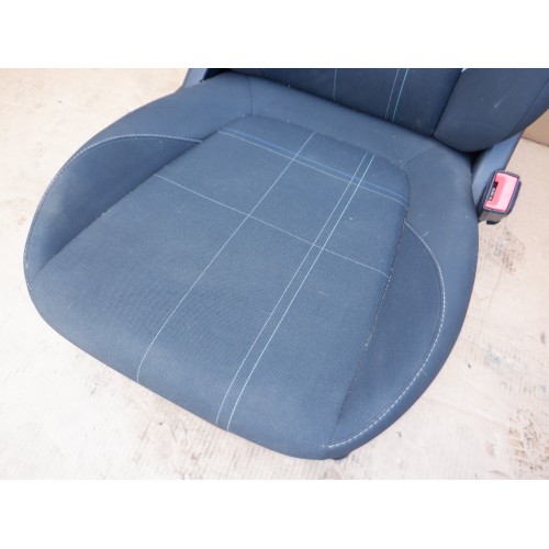 PRAWY FOTEL FORD FIESTA MK8 3 DRZWI #2